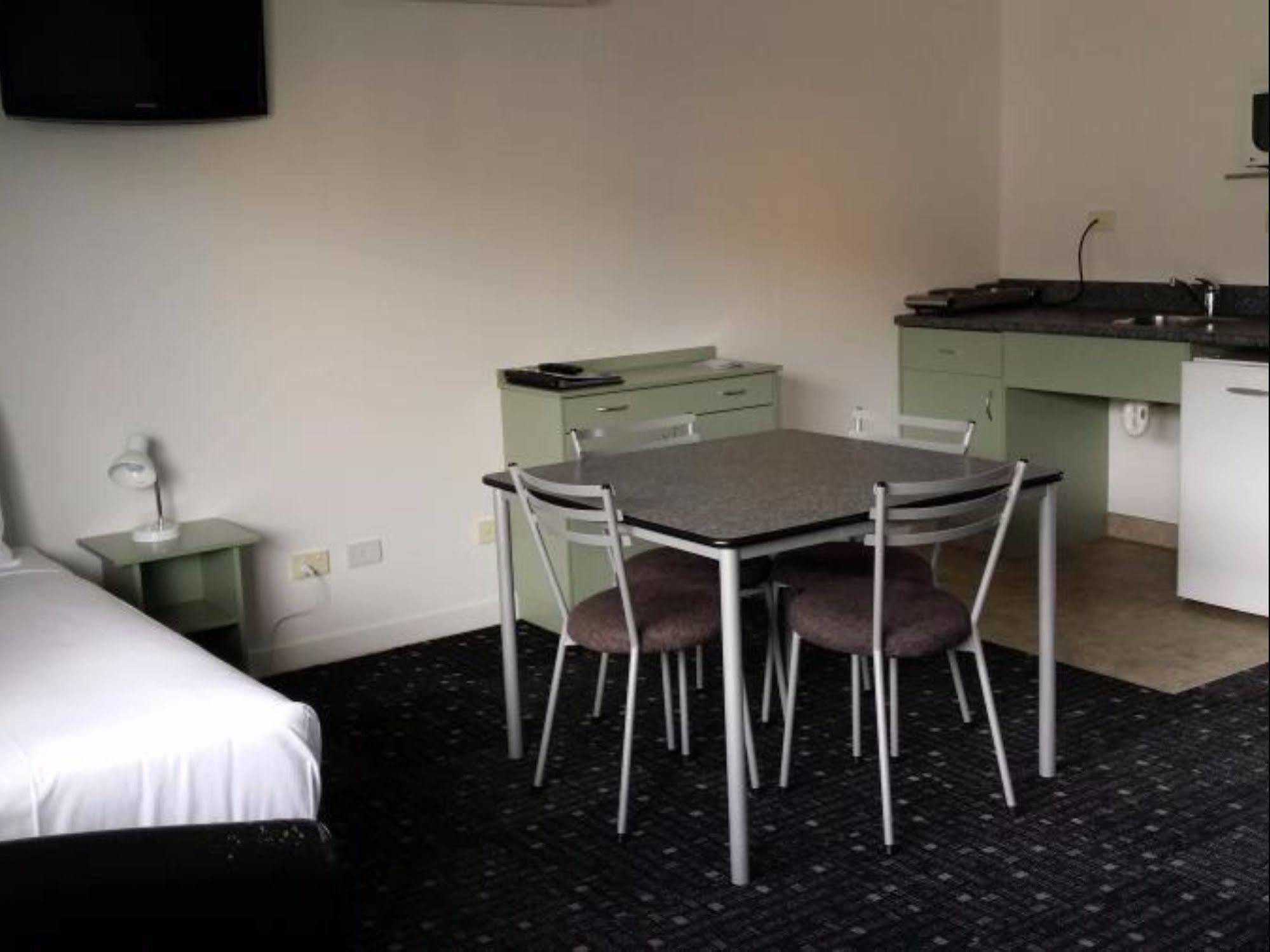 Asure Abode On Courtenay Motor Inn นิวพลีมัธ ภายนอก รูปภาพ